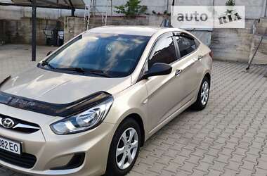 Седан Hyundai Accent 2013 в Черновцах