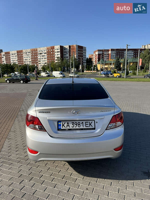 Седан Hyundai Accent 2012 в Львове
