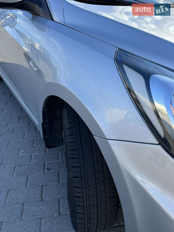 Седан Hyundai Accent 2012 в Львове