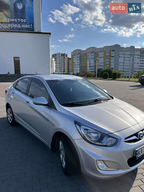 Седан Hyundai Accent 2012 в Львове