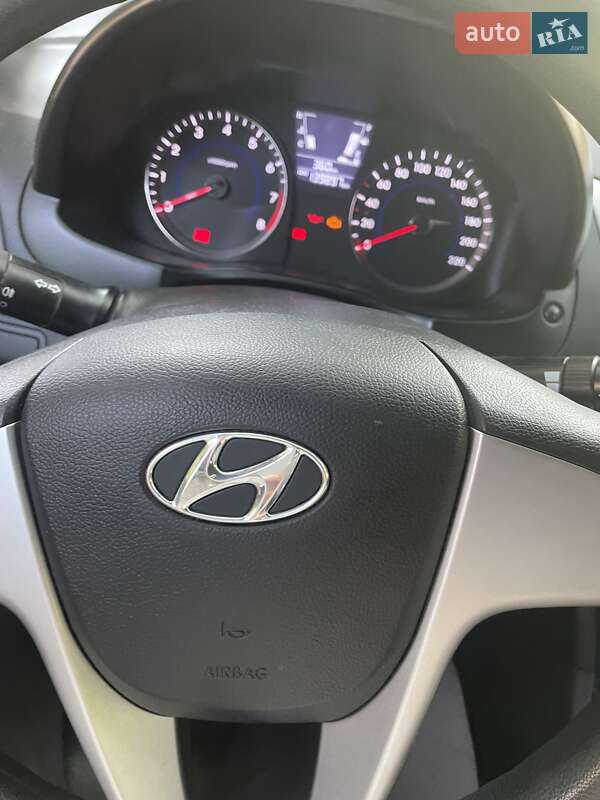 Седан Hyundai Accent 2011 в Конотопі