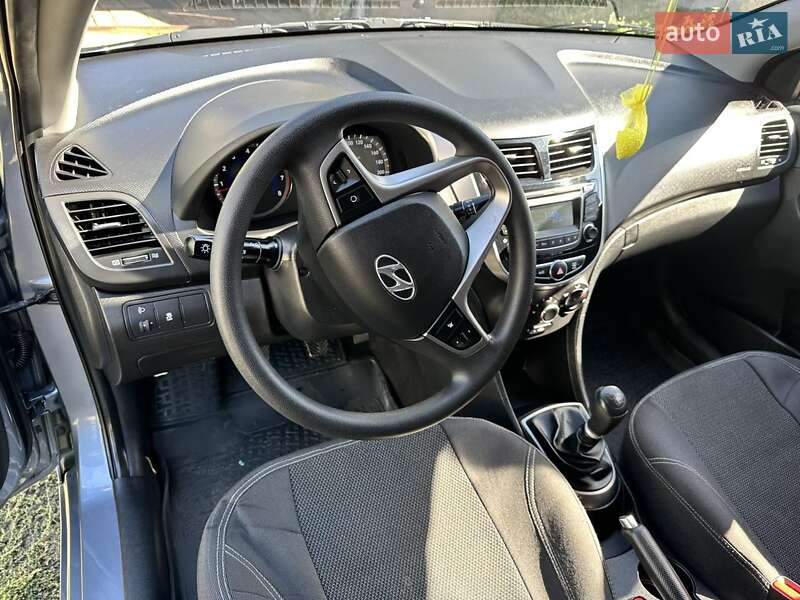 Седан Hyundai Accent 2018 в Решетиловке