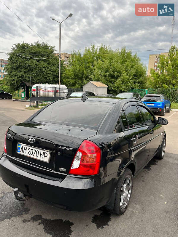 Седан Hyundai Accent 2008 в Коростене