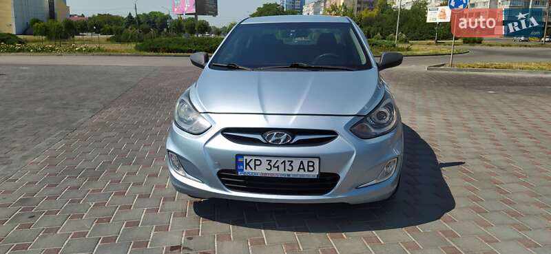 Hyundai Accent 2011