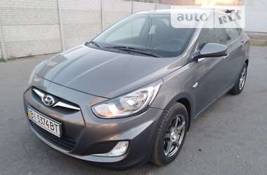 Седан Hyundai Accent 2013 в Глобиному