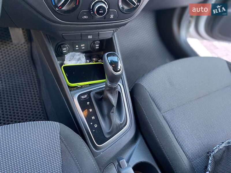 Седан Hyundai Accent 2019 в Черкассах
