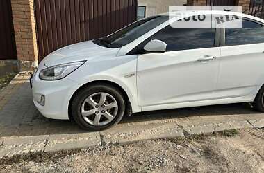 Седан Hyundai Accent 2013 в Киеве