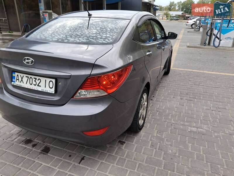 Седан Hyundai Accent 2011 в Днепре