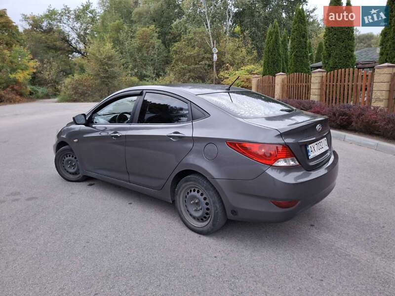 Седан Hyundai Accent 2011 в Днепре