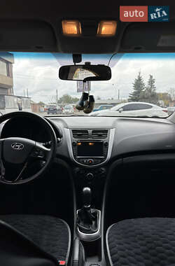 Седан Hyundai Accent 2011 в 