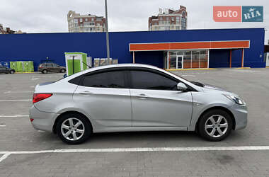 Седан Hyundai Accent 2011 в Умані