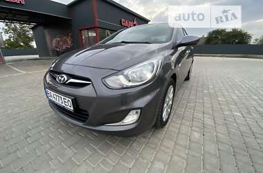 Седан Hyundai Accent 2012 в Вільшанці