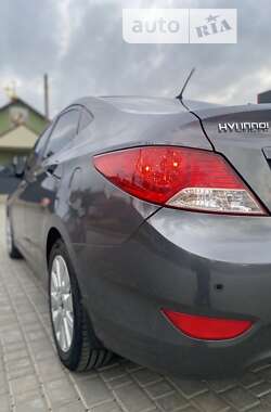 Седан Hyundai Accent 2012 в Вільшанці