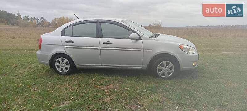 Седан Hyundai Accent 2007 в Ромнах