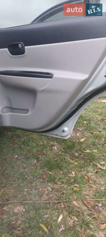 Седан Hyundai Accent 2007 в Ромнах