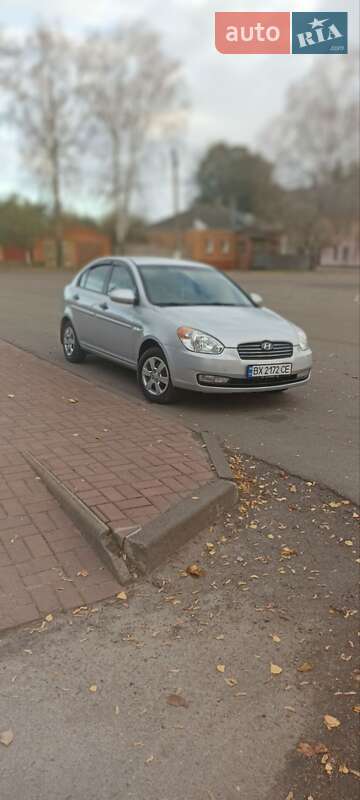 Седан Hyundai Accent 2007 в Ромнах