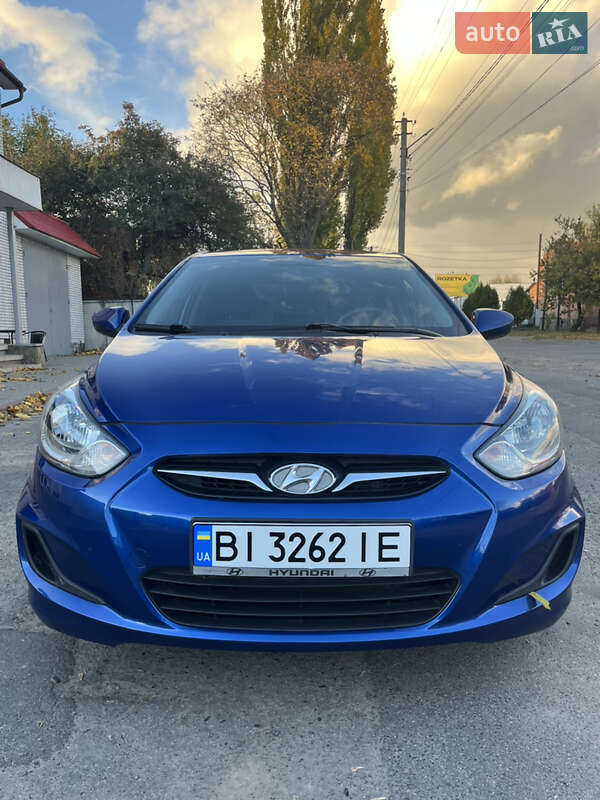 Седан Hyundai Accent 2013 в Лубнах