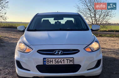 Седан Hyundai Accent 2015 в Миколаєві