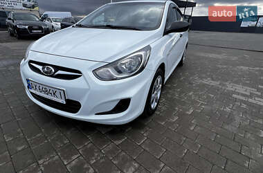 Седан Hyundai Accent 2014 в Львове