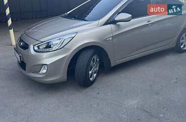 Седан Hyundai Accent 2013 в Умані