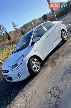 Седан Hyundai Accent 2013 в 