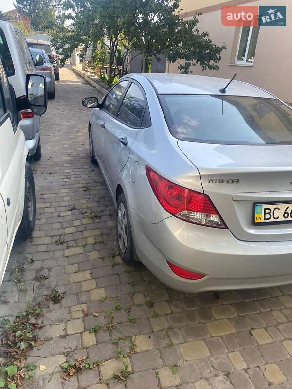 Седан Hyundai Accent 2014 в Львові