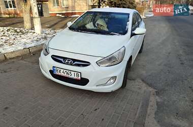 Седан Hyundai Accent 2013 в Острозі