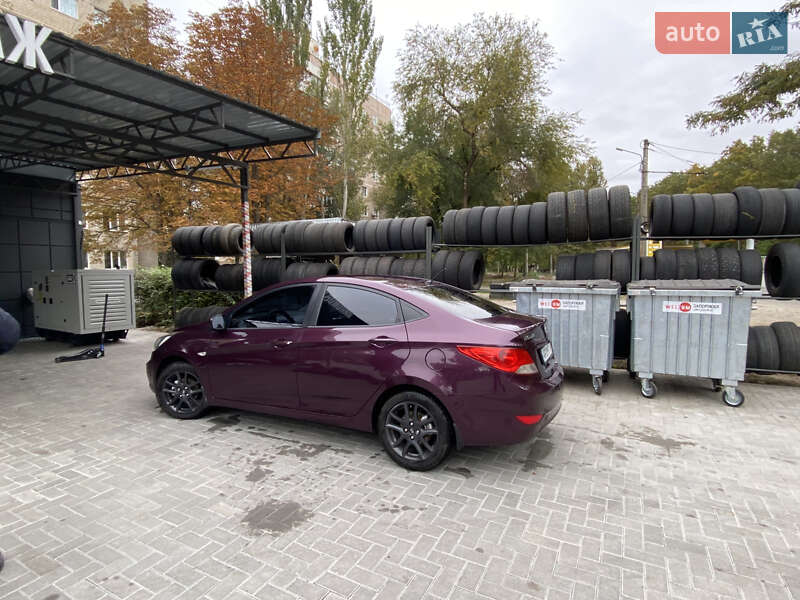 Седан Hyundai Accent 2011 в Запорожье