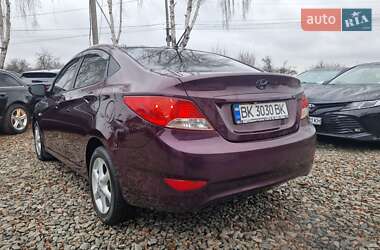 Седан Hyundai Accent 2011 в Смеле