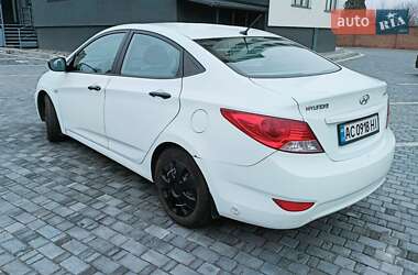 Седан Hyundai Accent 2013 в Луцке