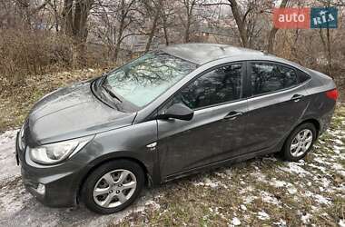 Седан Hyundai Accent 2013 в 