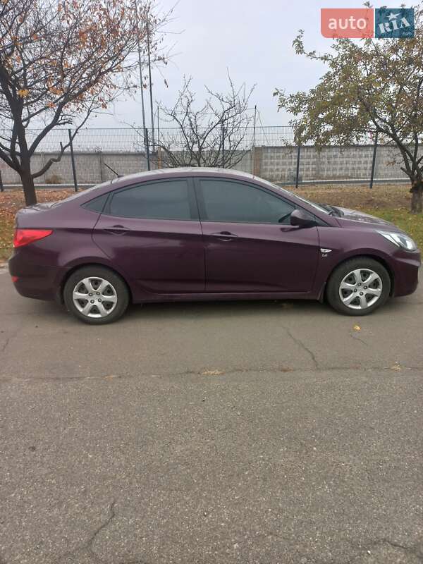 Hyundai Accent 2013 Hyundai Accent 2013