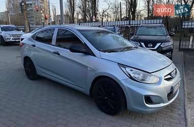 hyundai accent 2013 в Миколаїв від професійного продавця Віталя