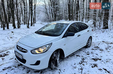 Седан Hyundai Accent 2014 в Вороновиці