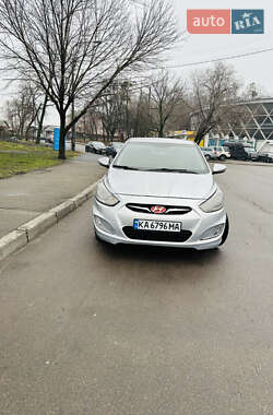 Седан Hyundai Accent 2012 в 