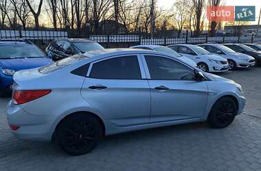 Седан Hyundai Accent 2013 в Миколаєві