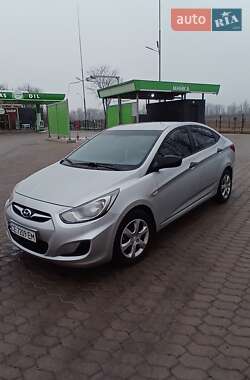 Седан Hyundai Accent 2013 в Хотині