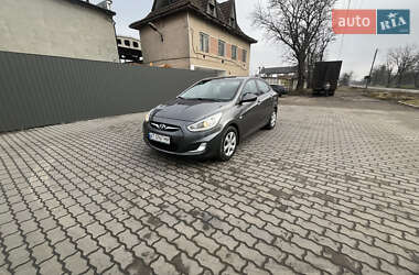 Седан Hyundai Accent 2013 в Івано-Франківську