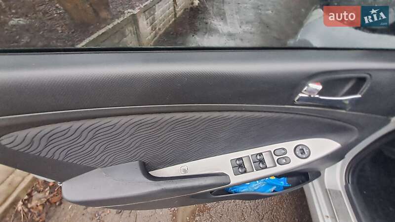 Седан Hyundai Accent 2013 в Умані