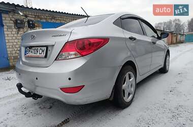 Седан Hyundai Accent 2011 в Глухове