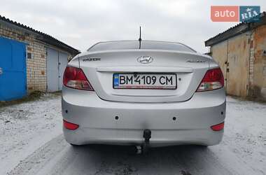 Седан Hyundai Accent 2011 в Глухове