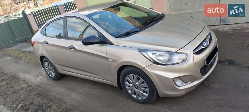 Hyundai Accent 2014