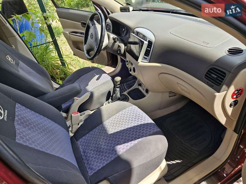 Седан Hyundai Accent 2008 в Дніпрі