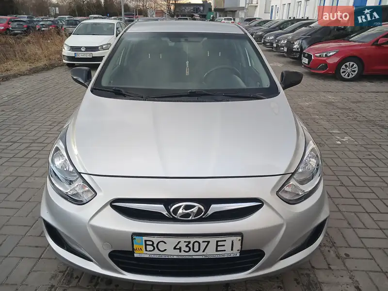 Седан Hyundai Accent 2013 в 