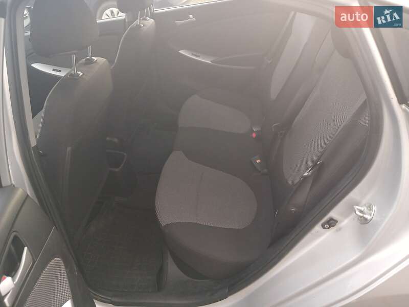 Седан Hyundai Accent 2013 в 