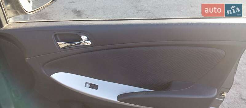 Седан Hyundai Accent 2011 в Дніпрі