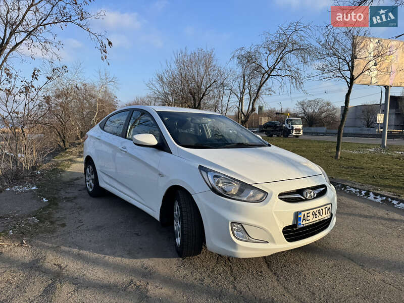 Седан Hyundai Accent 2011 в Дніпрі