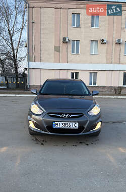 Седан Hyundai Accent 2012 в Полтаве