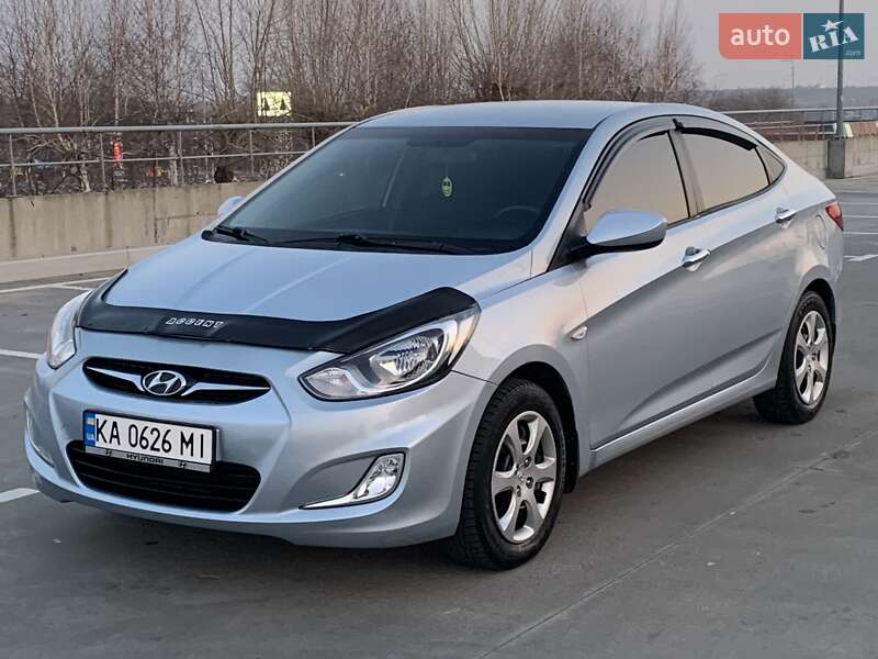 Hyundai Accent 2011