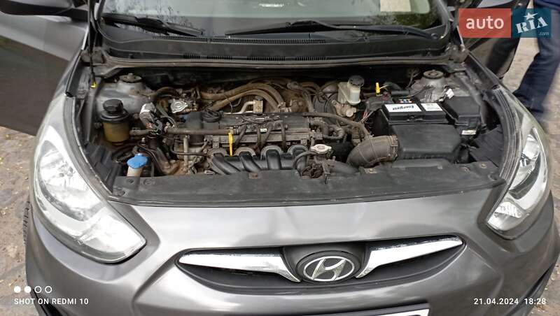 Hyundai Accent 2012